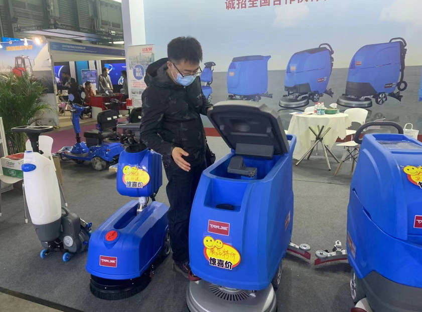 辽宁坦洁洗地机公司致力于电动洗地机的生产、销售和服务百家